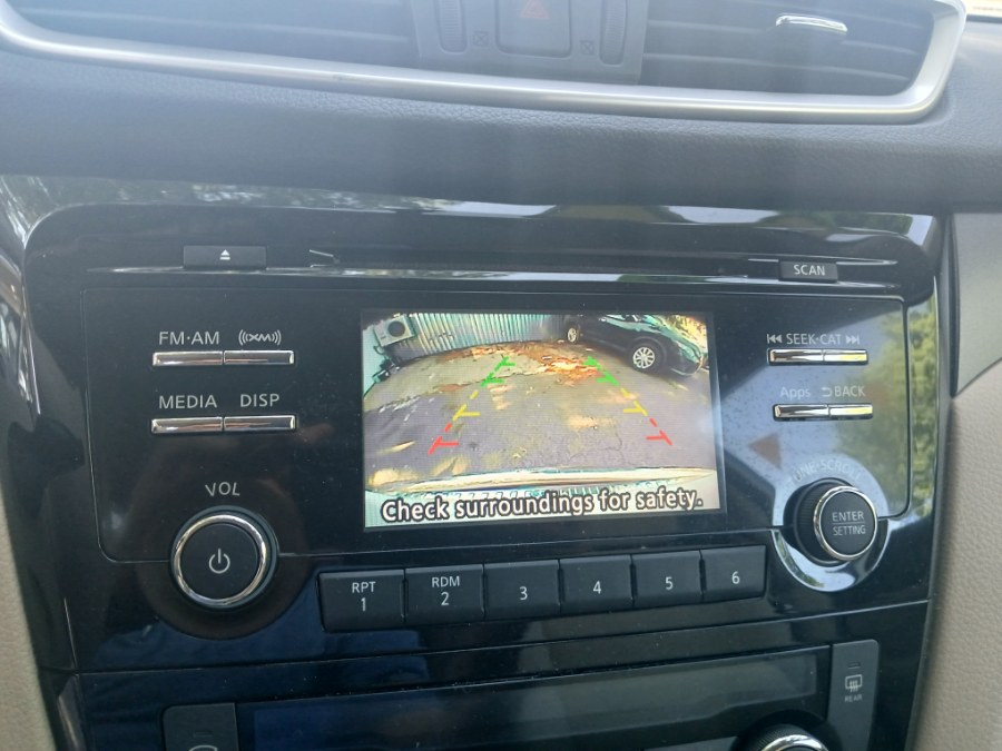 Vehicle image 21 of 29