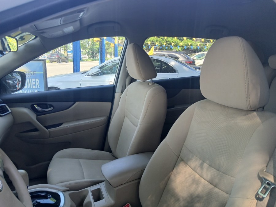 Vehicle image 8 of 29