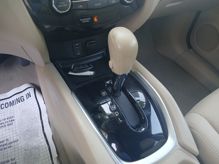 Vehicle image 24 of 29