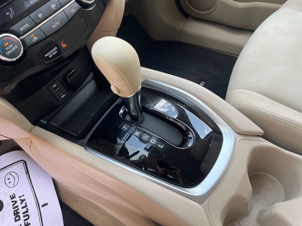 Vehicle image 22 of 31