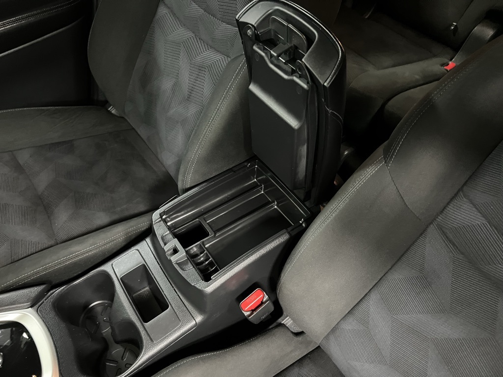 Vehicle image 51 of 74