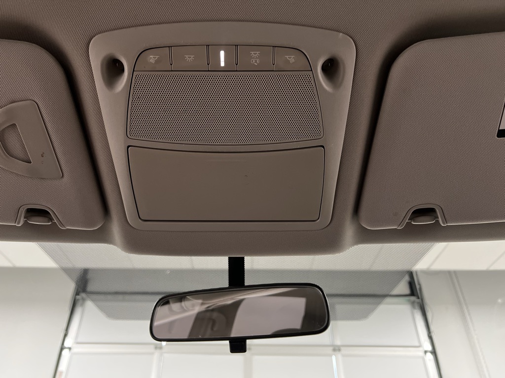 Vehicle image 68 of 74