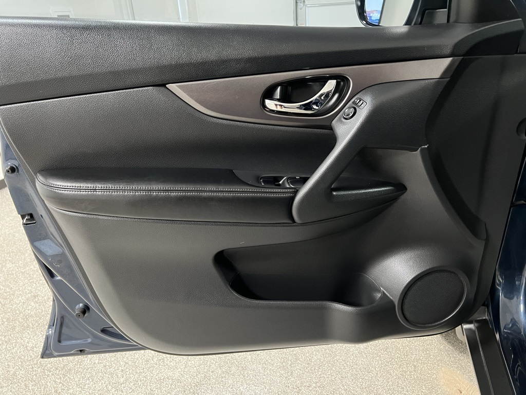 Vehicle image 53 of 74