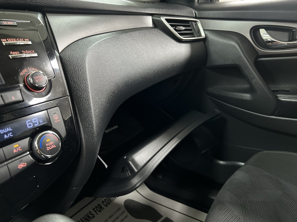 Vehicle image 73 of 74