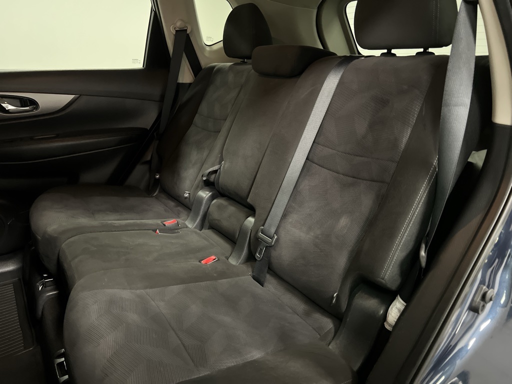 Vehicle image 27 of 74