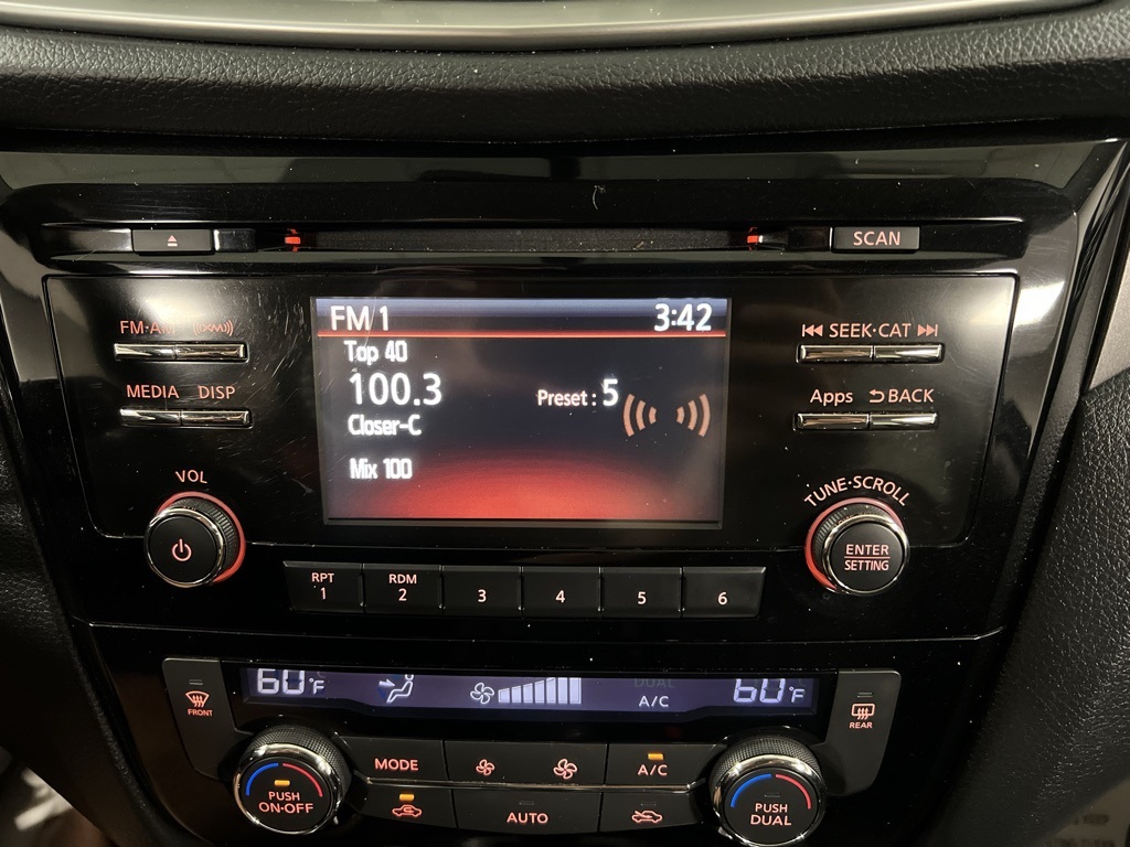 Vehicle image 43 of 74