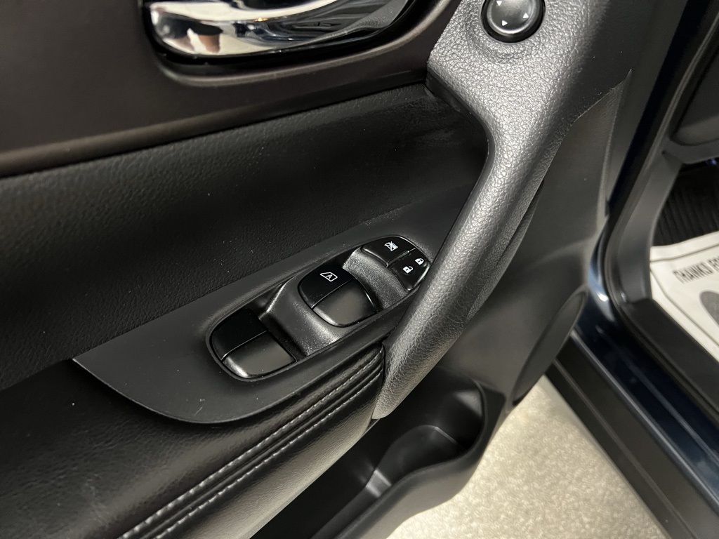 Vehicle image 56 of 74
