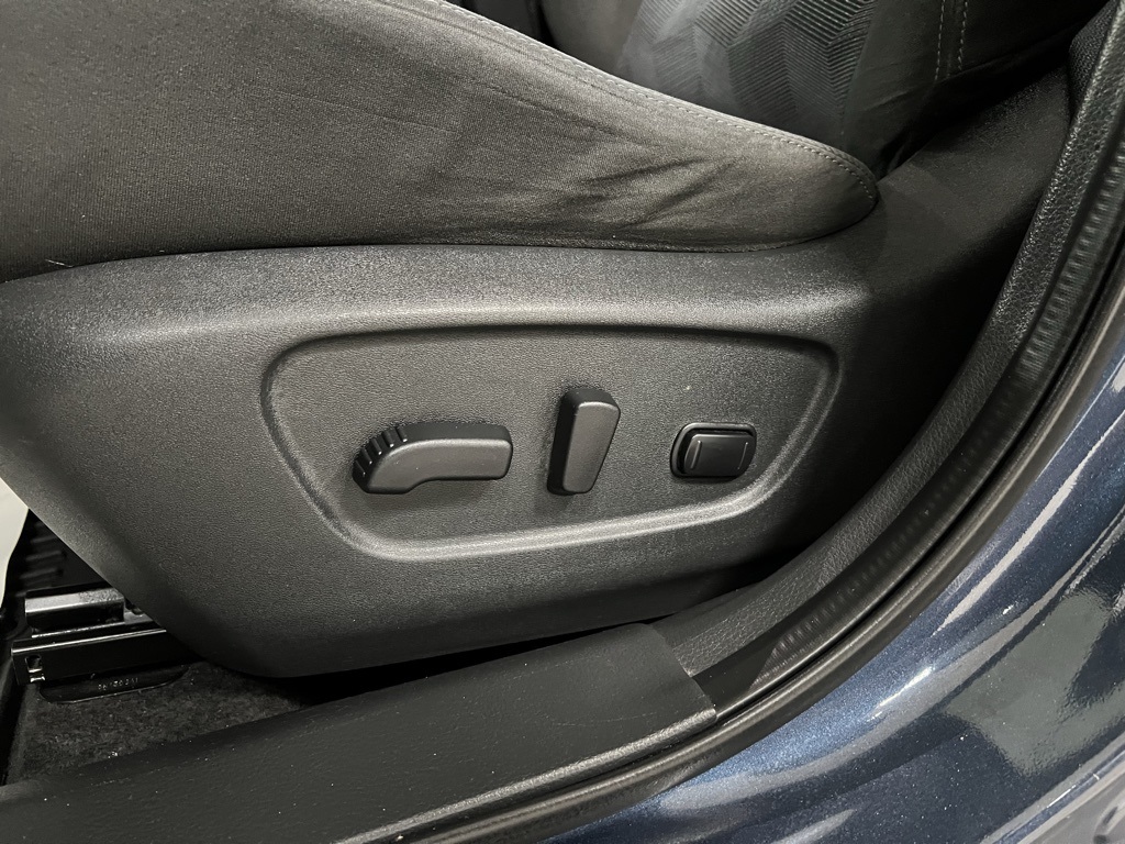 Vehicle image 57 of 74