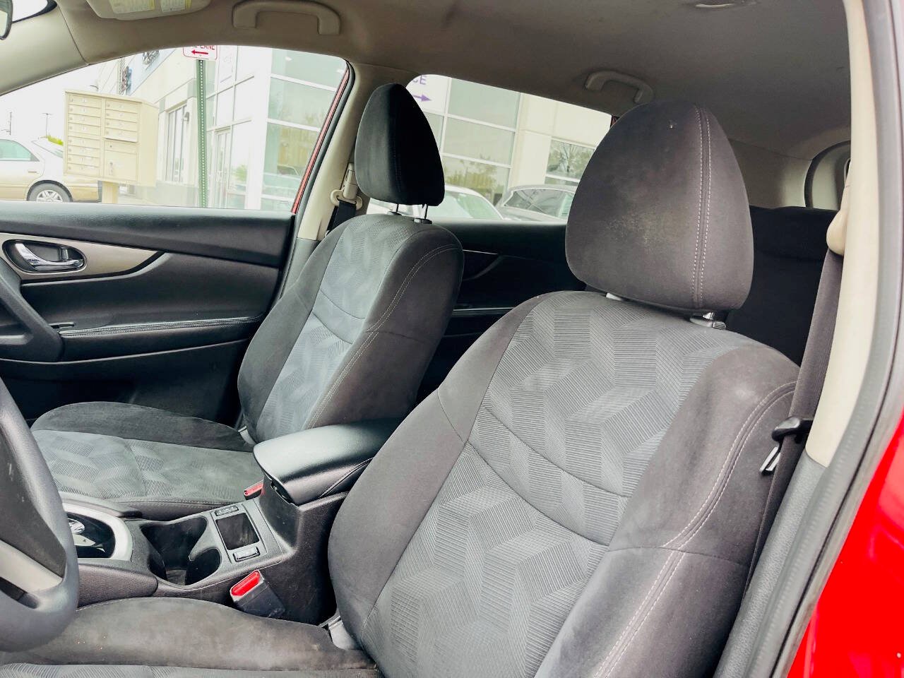 Vehicle image 16 of 43
