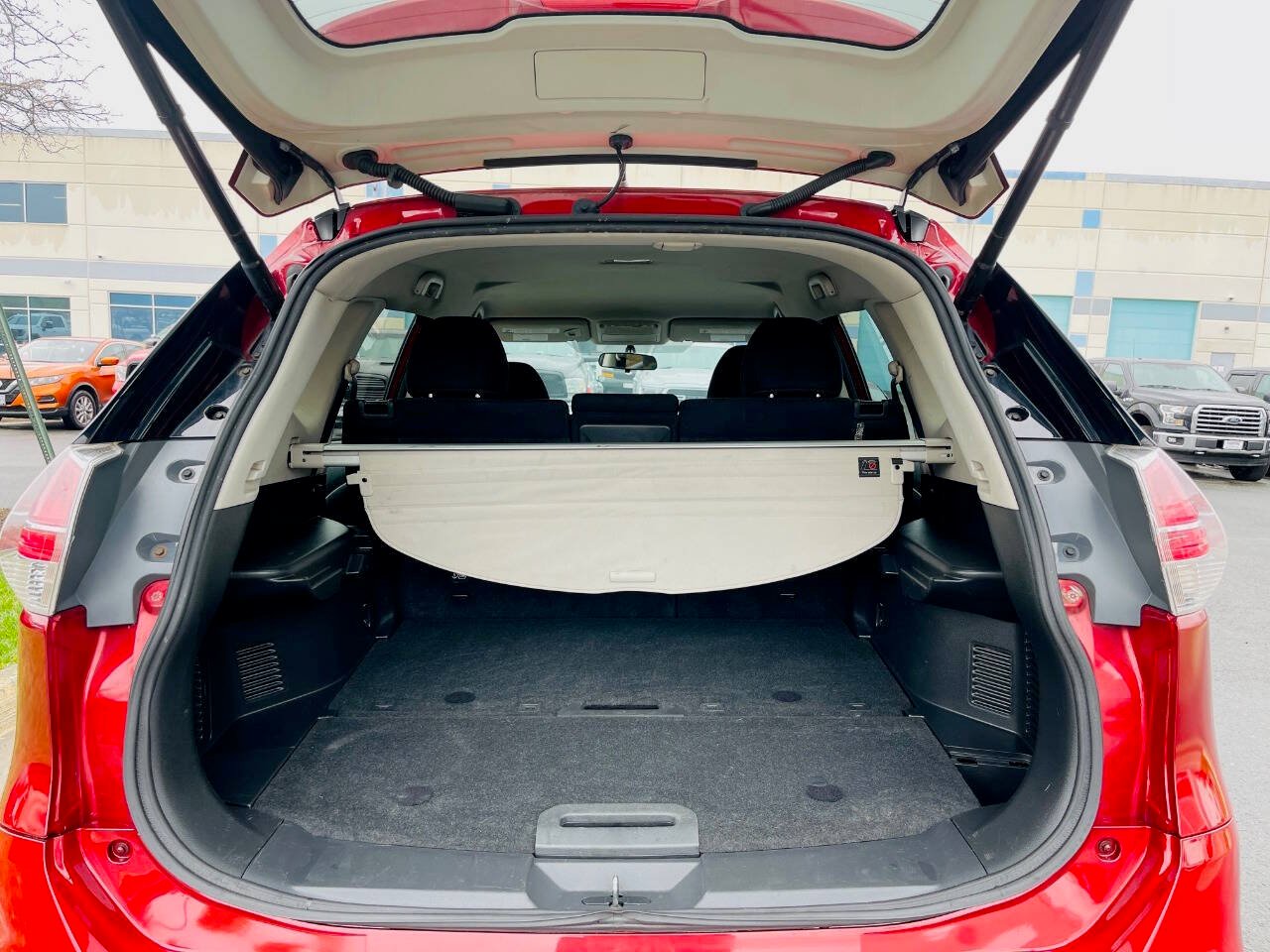 Vehicle image 22 of 43