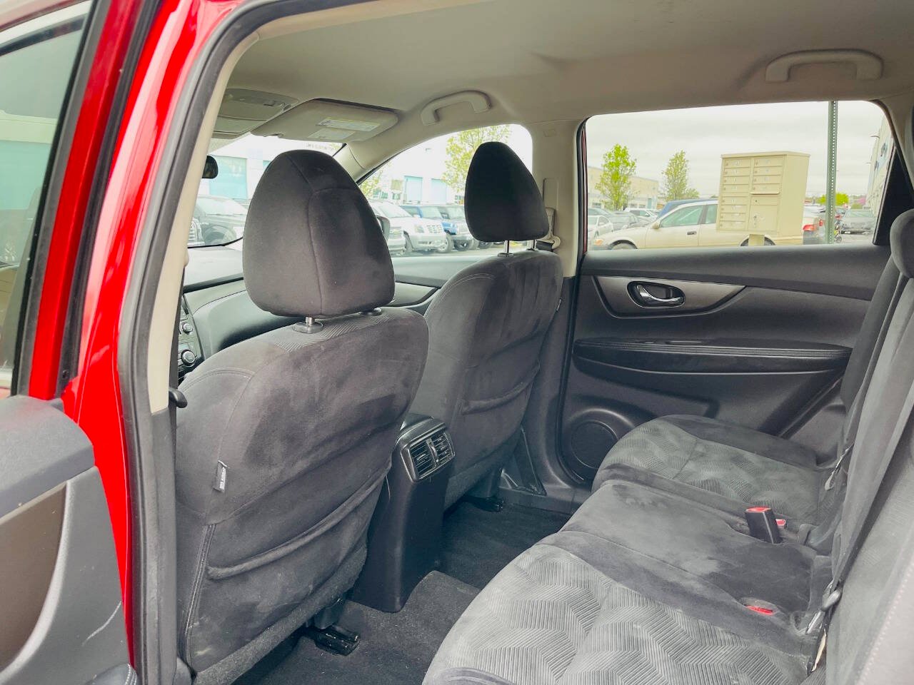 Vehicle image 17 of 43