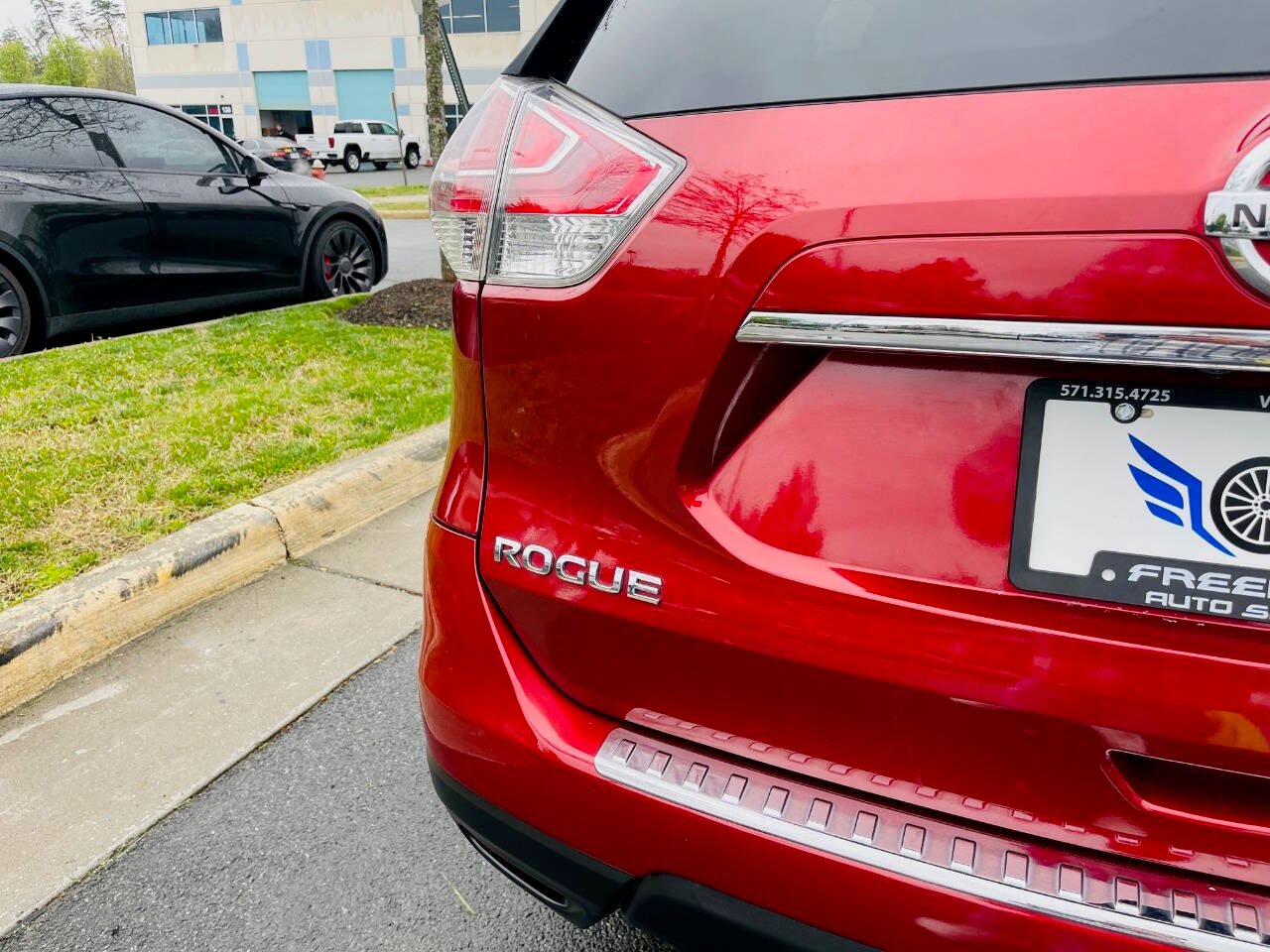 Vehicle image 11 of 43