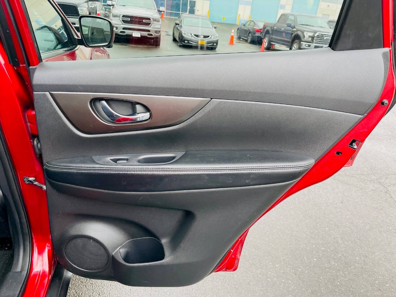 Vehicle image 26 of 43
