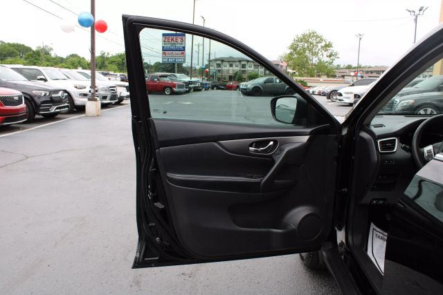 Vehicle image 5 of 28