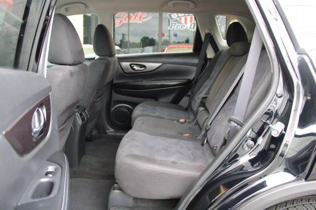 Vehicle image 16 of 28