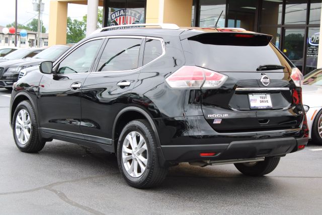 Vehicle image 4 of 28