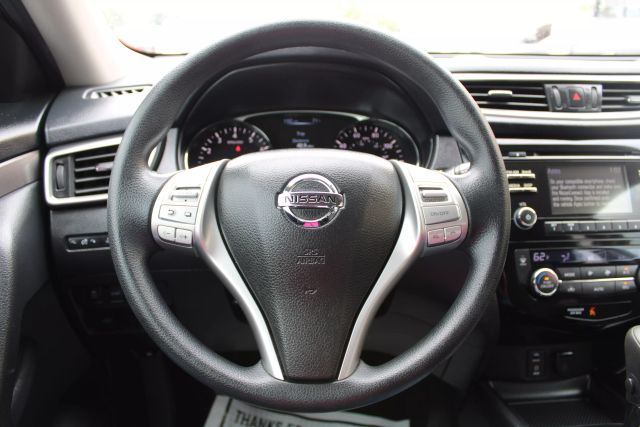 Vehicle image 10 of 28