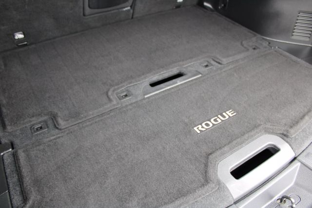 Vehicle image 21 of 28