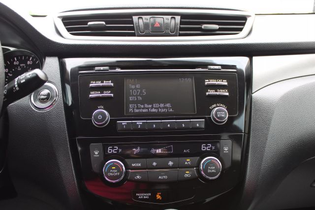 Vehicle image 6 of 28