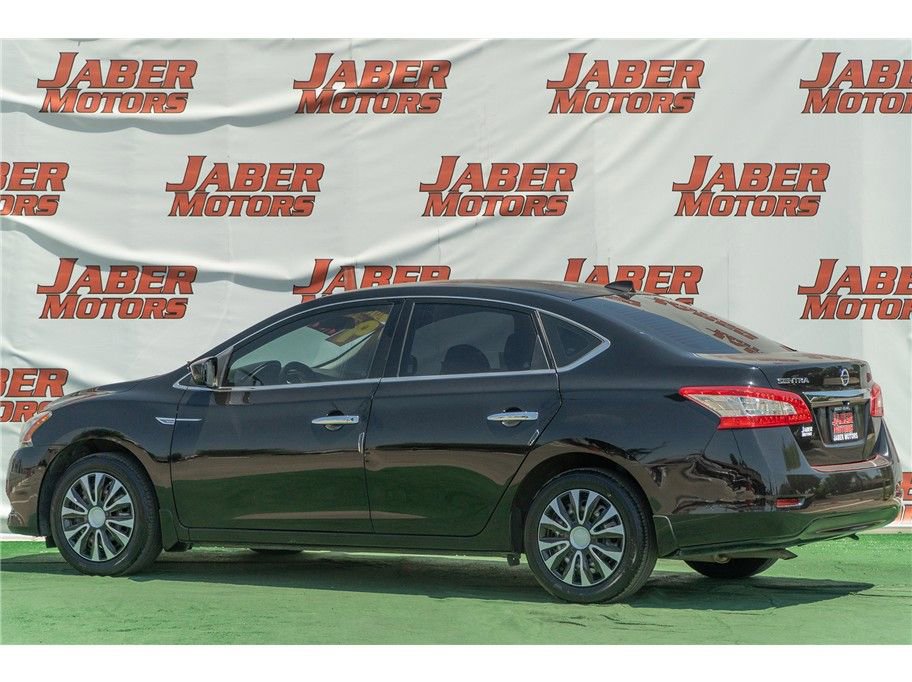 Vehicle image 8 of 40