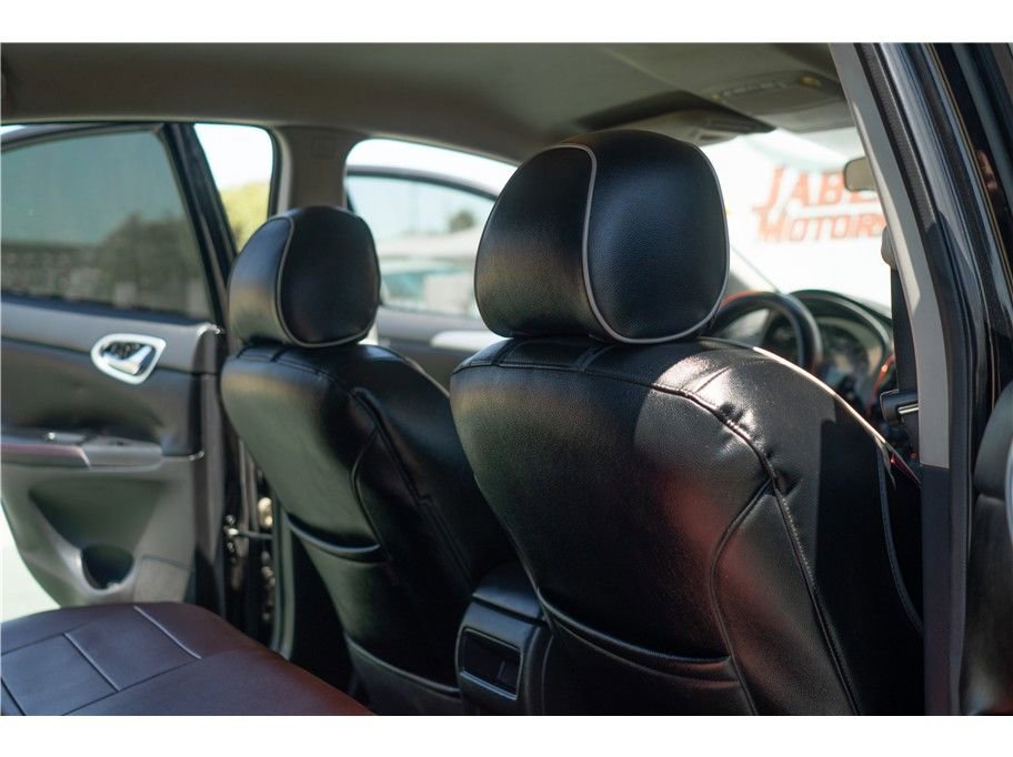 Vehicle image 15 of 40