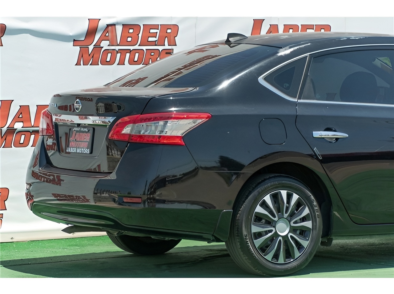 Vehicle image 37 of 40