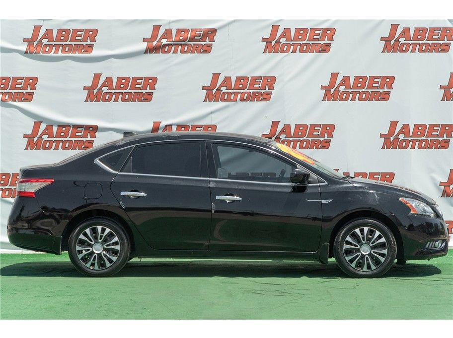 Vehicle image 4 of 40
