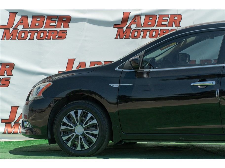 Vehicle image 9 of 40