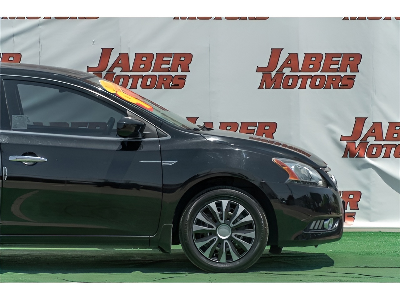 Vehicle image 33 of 40
