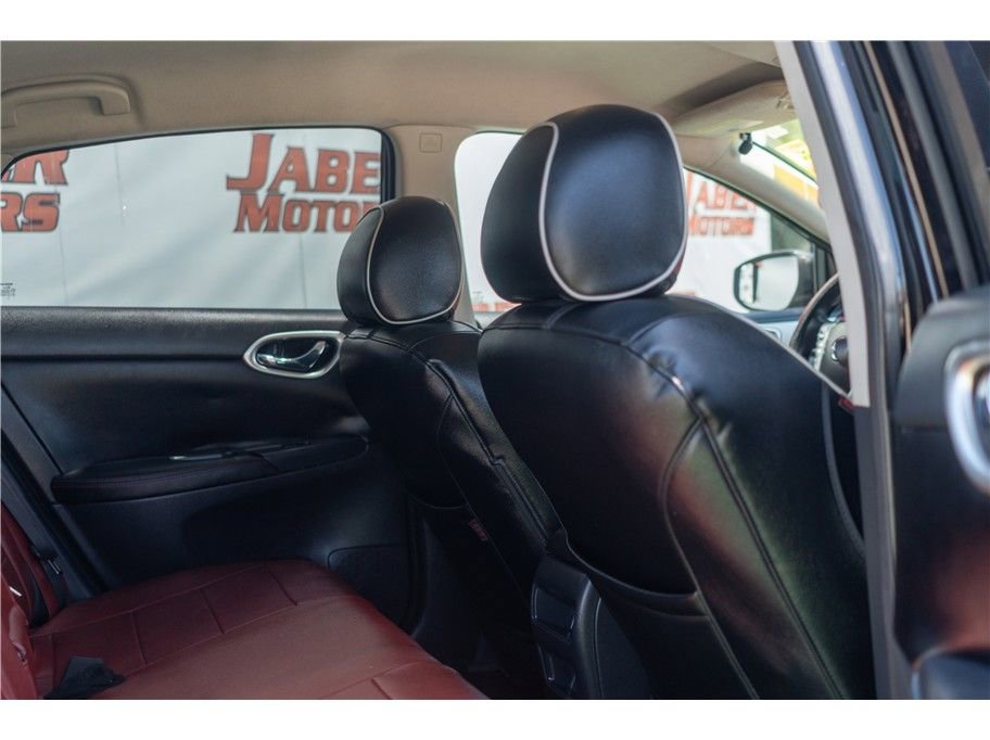Vehicle image 29 of 40