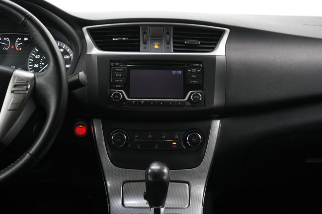 Vehicle image 14 of 26