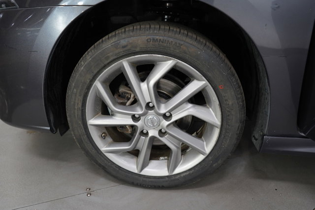 Vehicle image 25 of 26