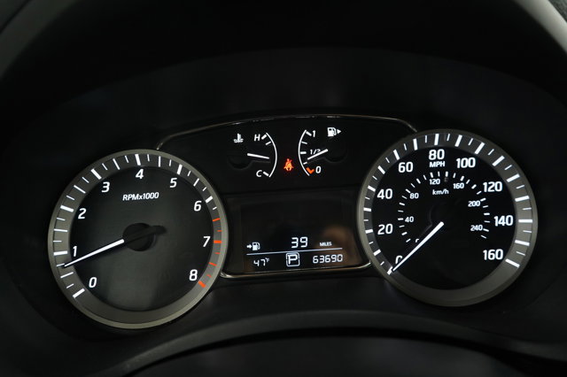 Vehicle image 21 of 26