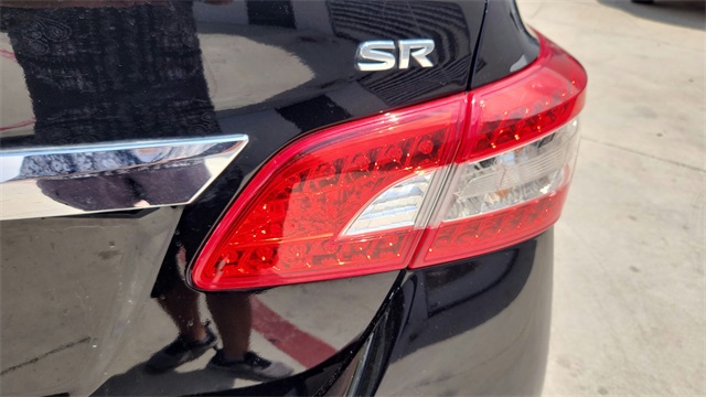 Vehicle image 22 of 32