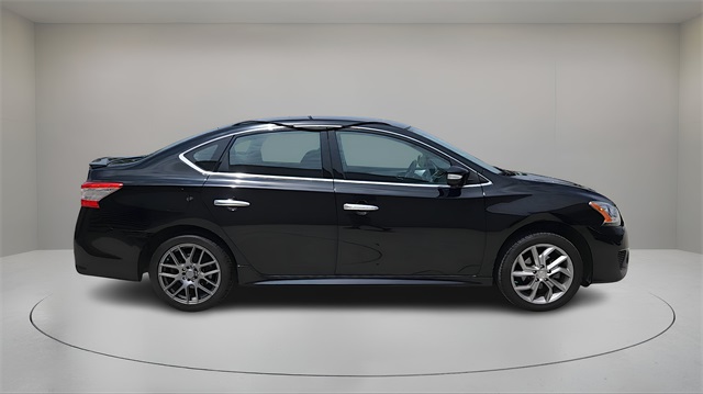 Vehicle image 4 of 32
