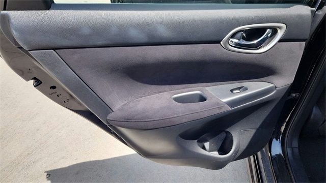 Vehicle image 20 of 32