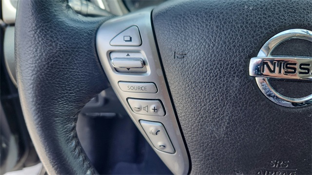 Vehicle image 28 of 32