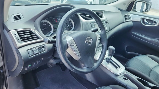Vehicle image 9 of 32