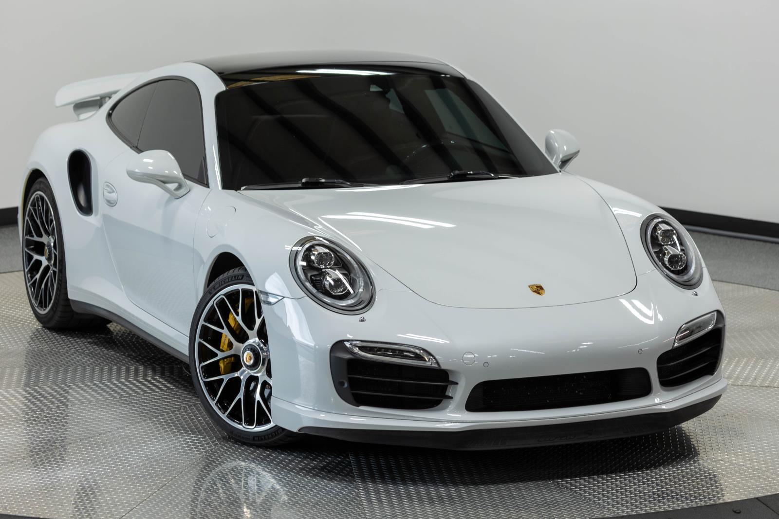2015 Porsche 911 Turbo Image 3 of 73