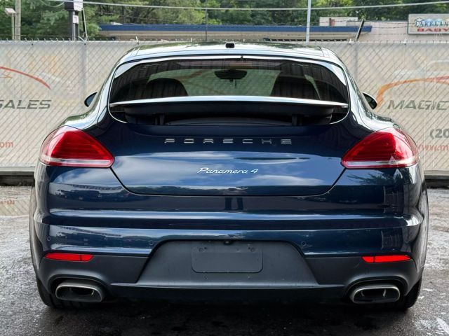 Vehicle image 10 of 52