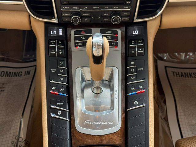 Vehicle image 40 of 52