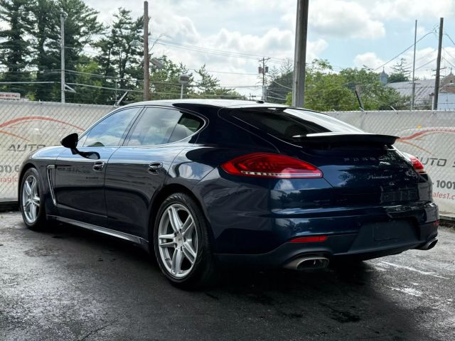 Vehicle image 11 of 52