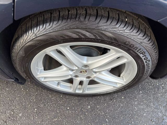 Vehicle image 18 of 52