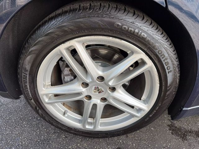 Vehicle image 14 of 52