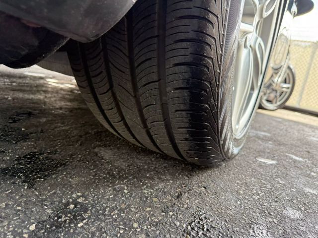 Vehicle image 20 of 52