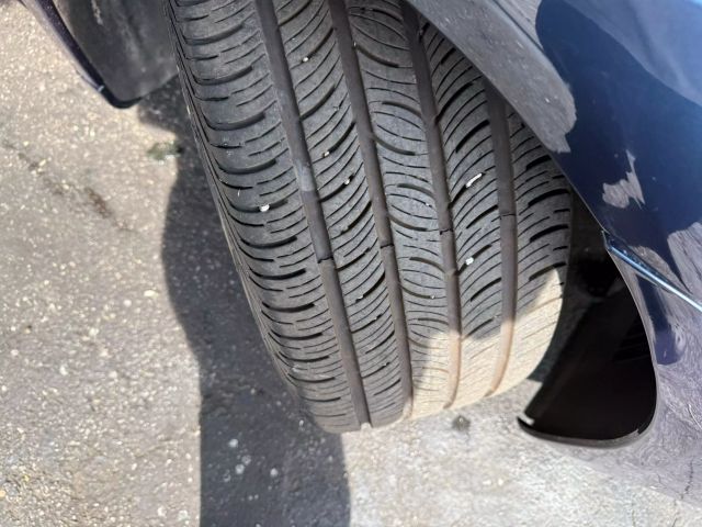 Vehicle image 23 of 52
