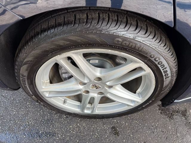 Vehicle image 15 of 52