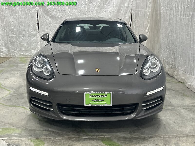 2015 Porsche Panamera Base Image 3 of 26