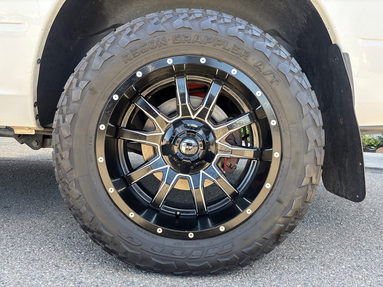 Vehicle image 35 of 37