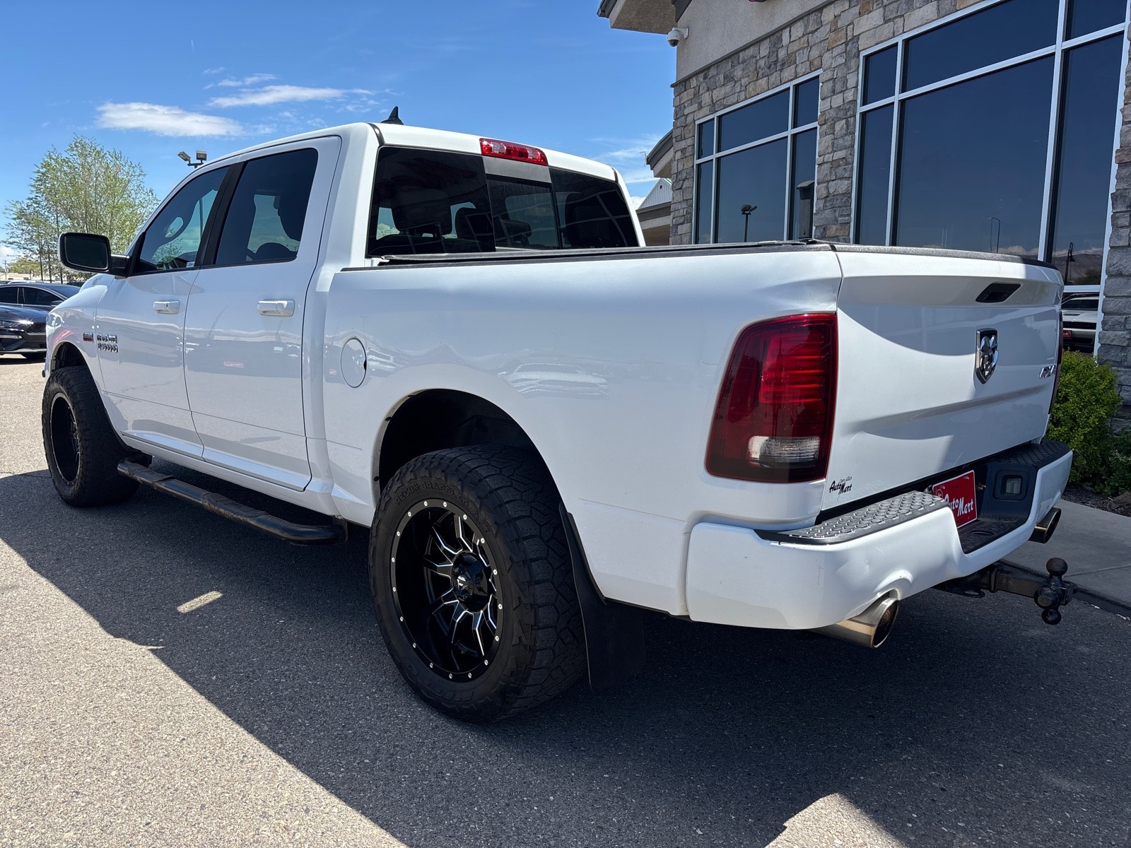 Vehicle image 7 of 37
